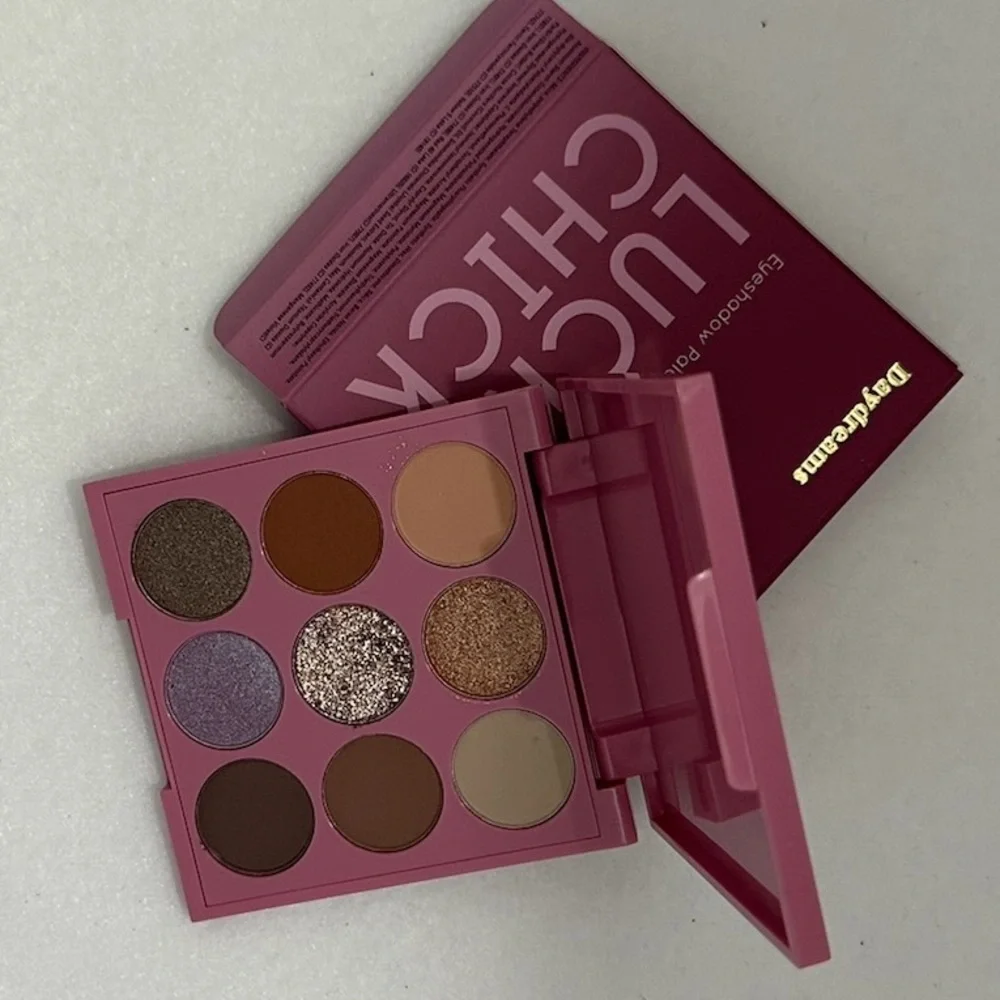 NIB Lucky Chick Daydreams Eyeshadow Palette Eyeshadow Lavender Neutrals Compact